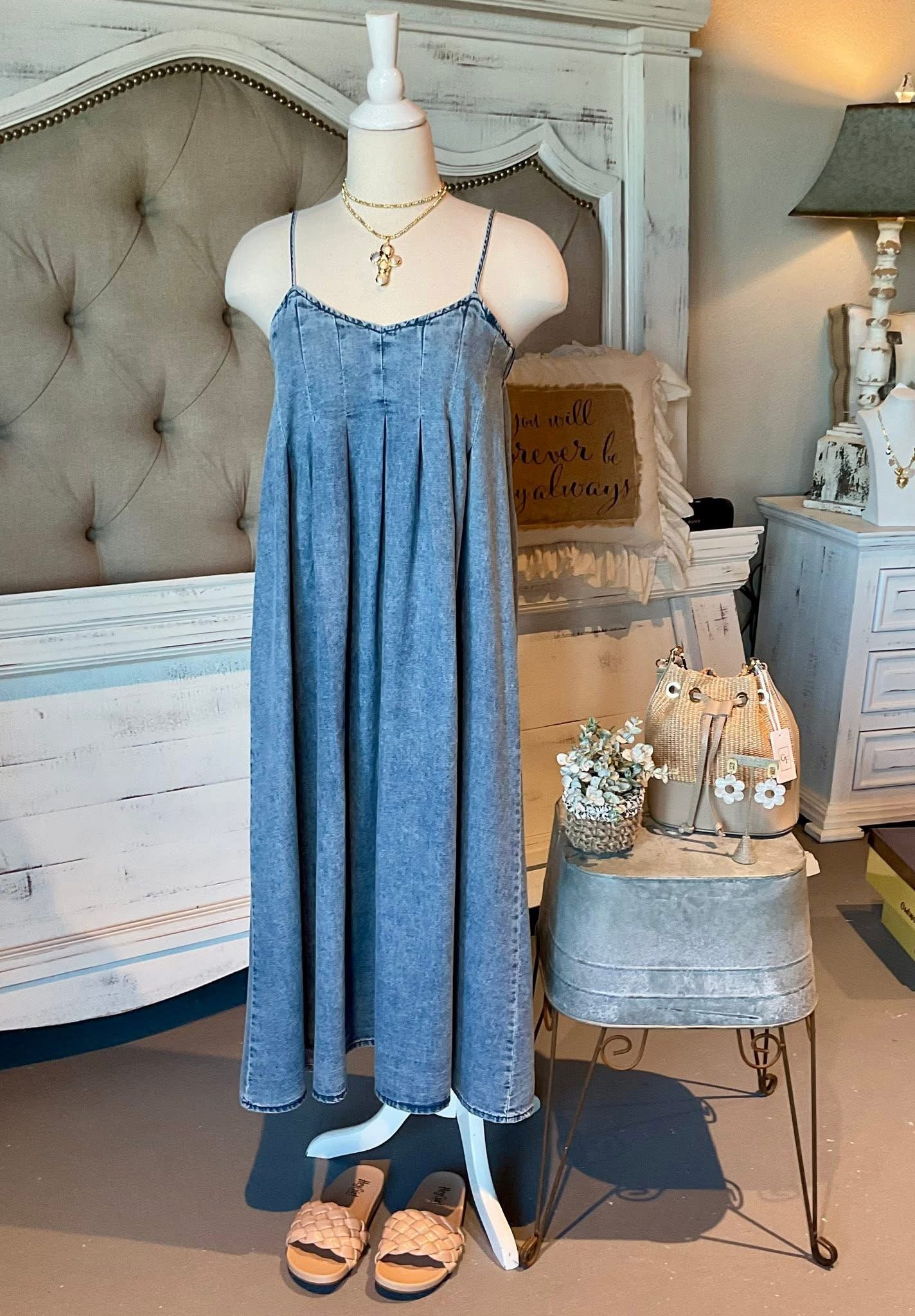 TH55 Pleated Denim Midi Dress