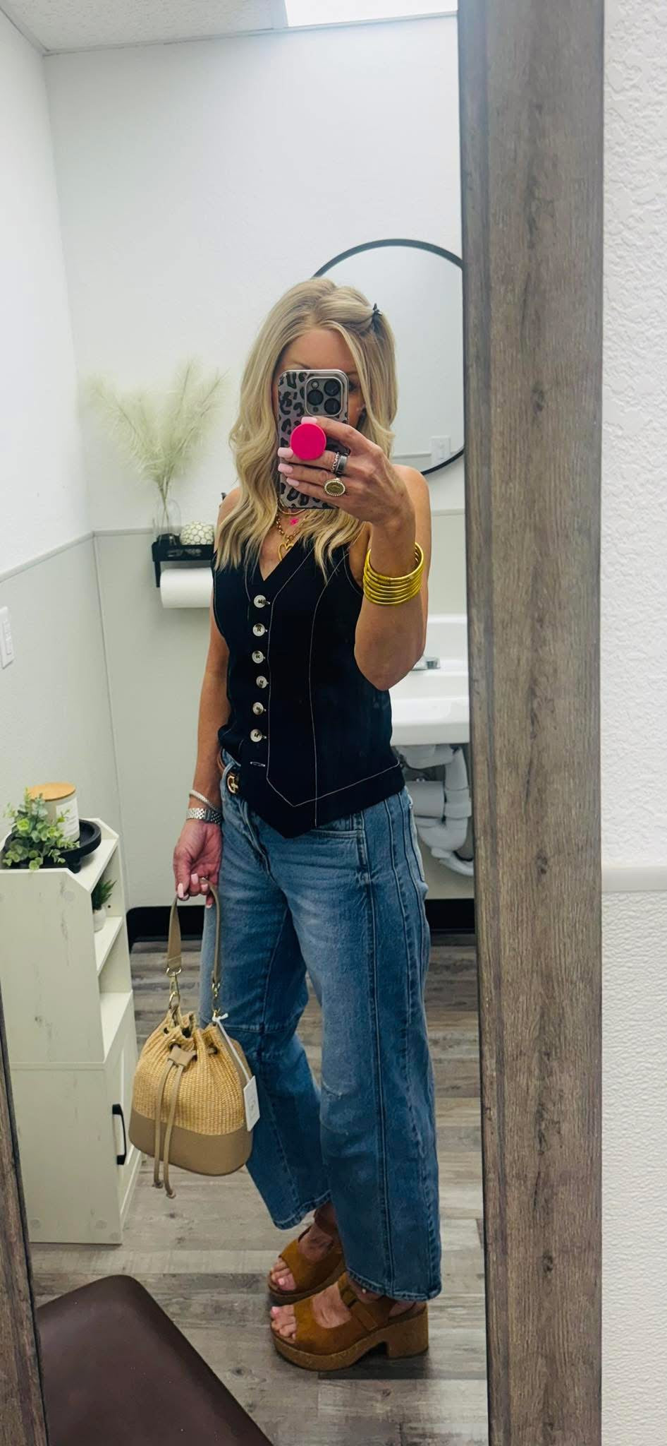 EE21 Navy Soft Washed Button Down Vest