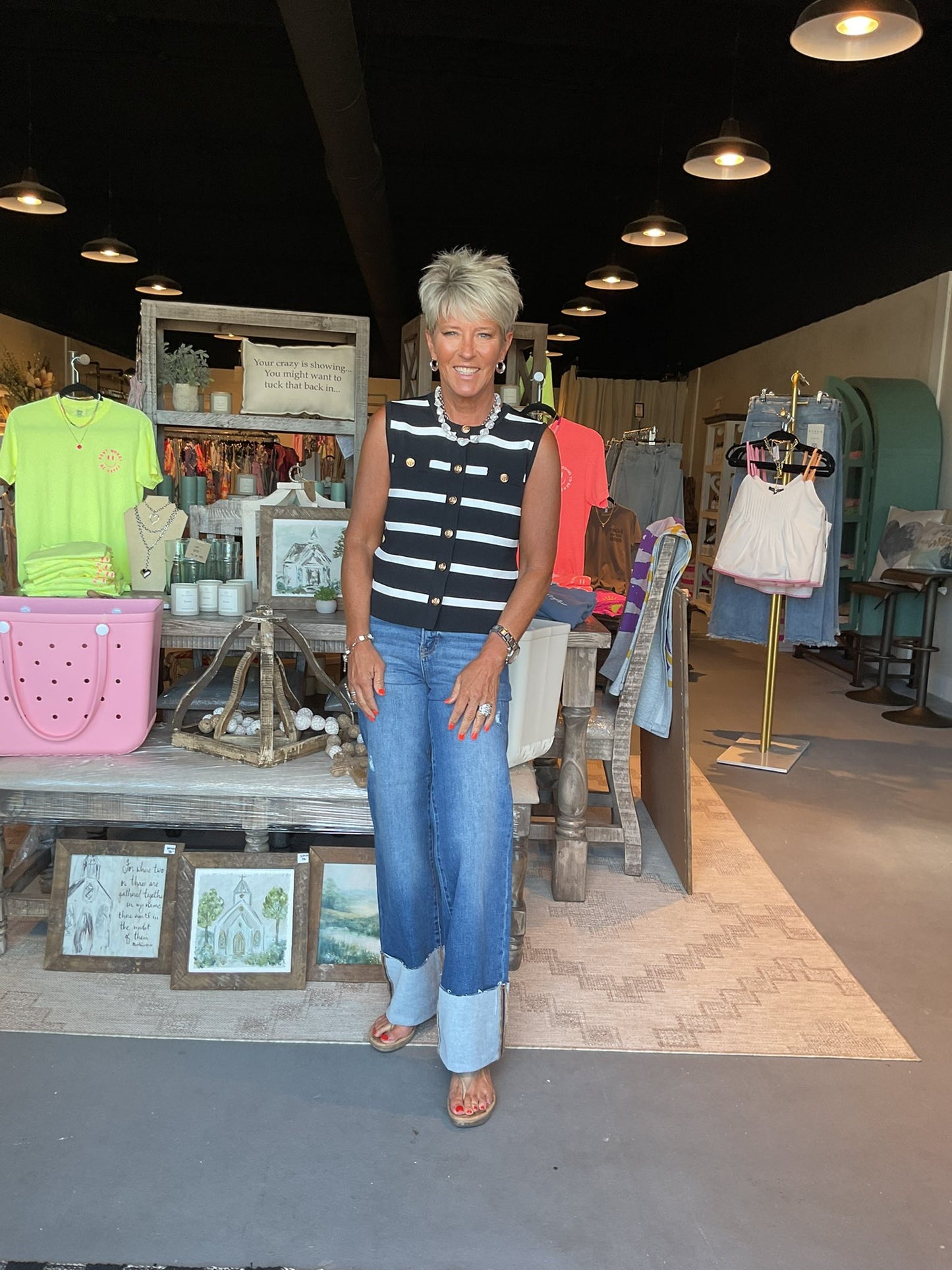 SB35 Black & White Sleeveless Sweater Vest