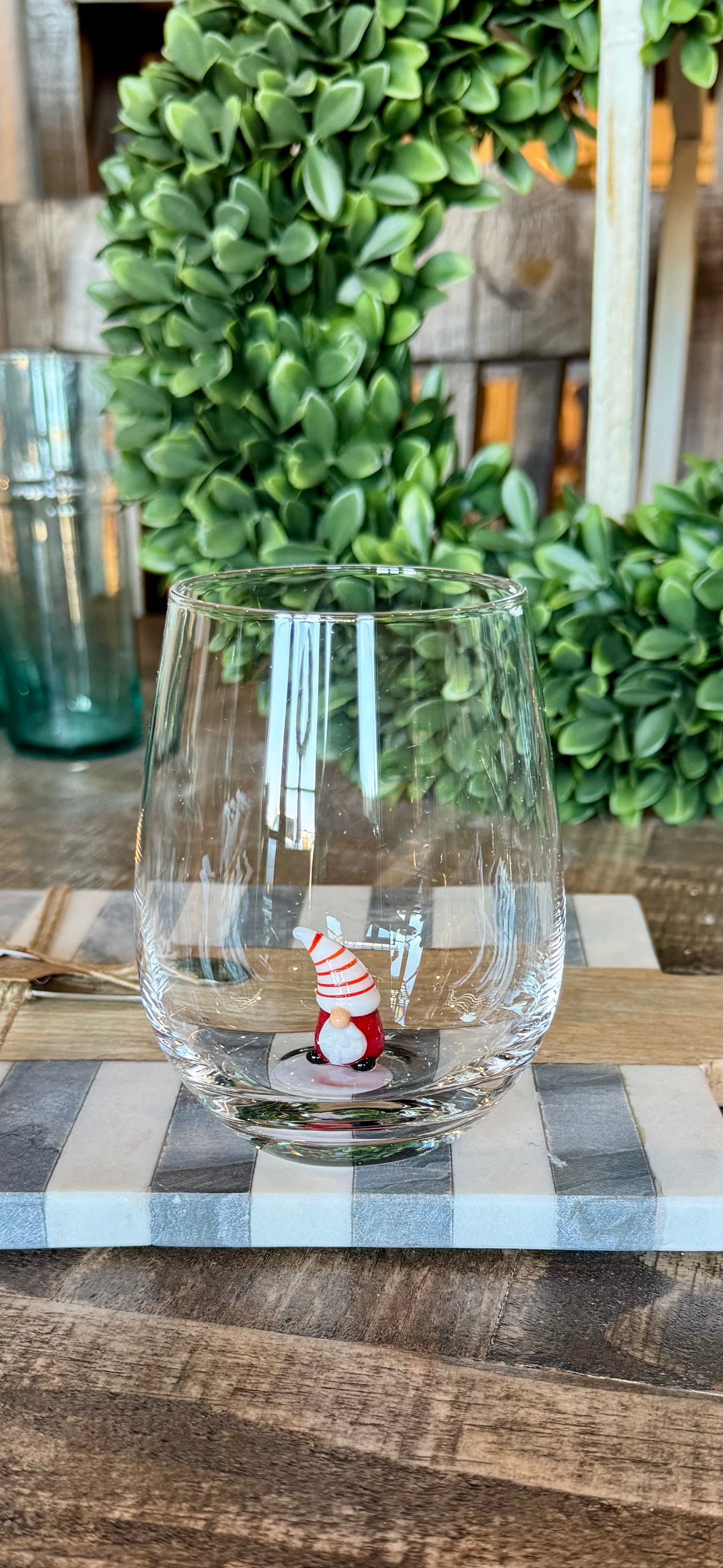 Holiday Figure Stemless Wine Glass
