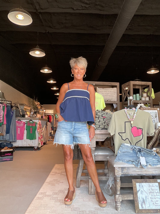 MC04 High Rise Frayed Hem Denim Shorts