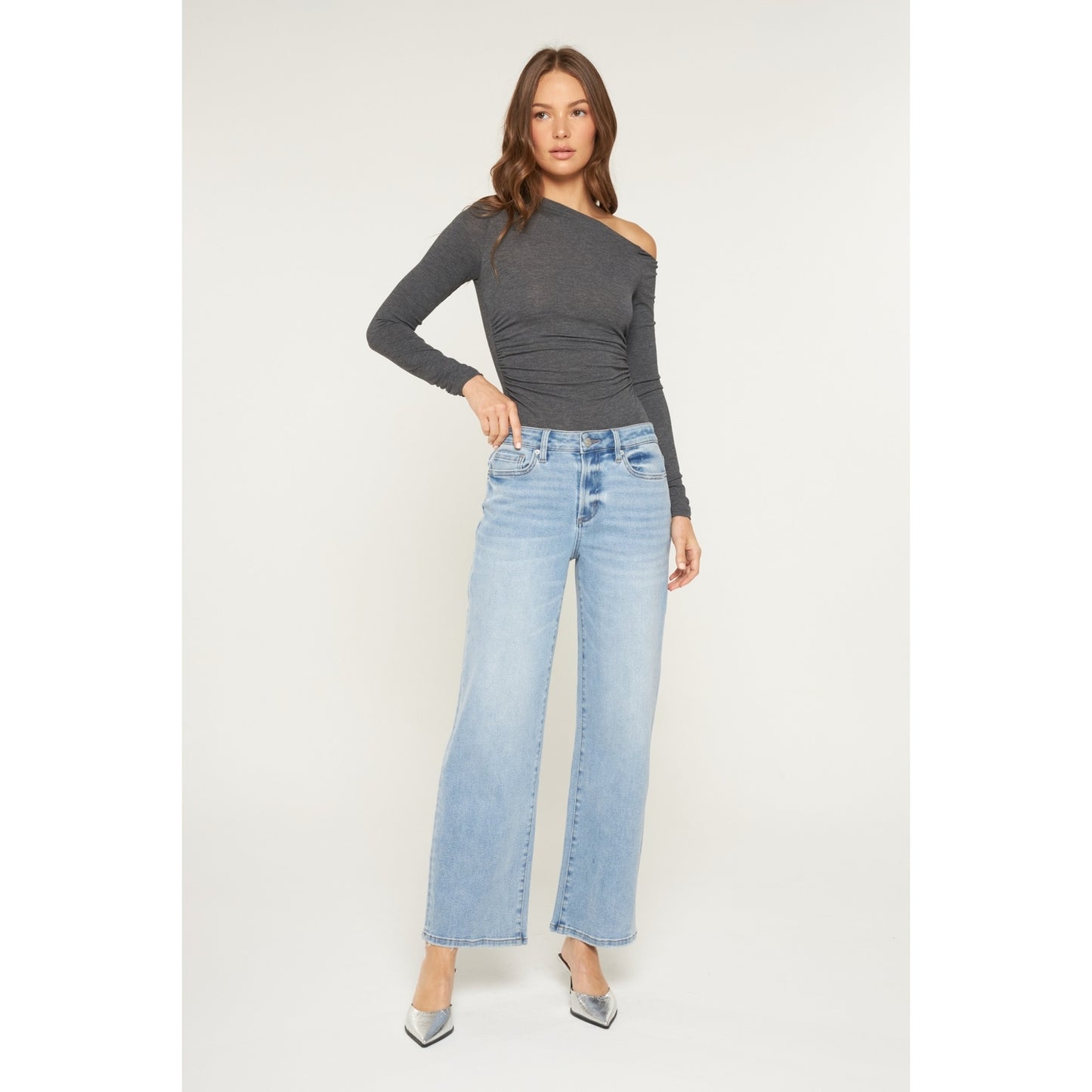 MC08 Mid Rise Loose Fit Straight Leg Jeans