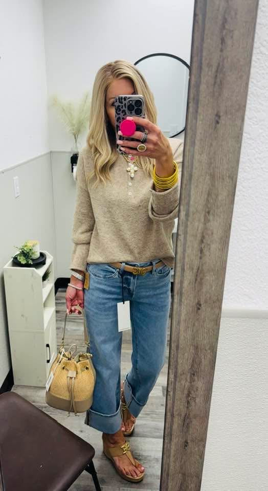 MC08 Mid Rise Loose Fit Straight Leg Jeans