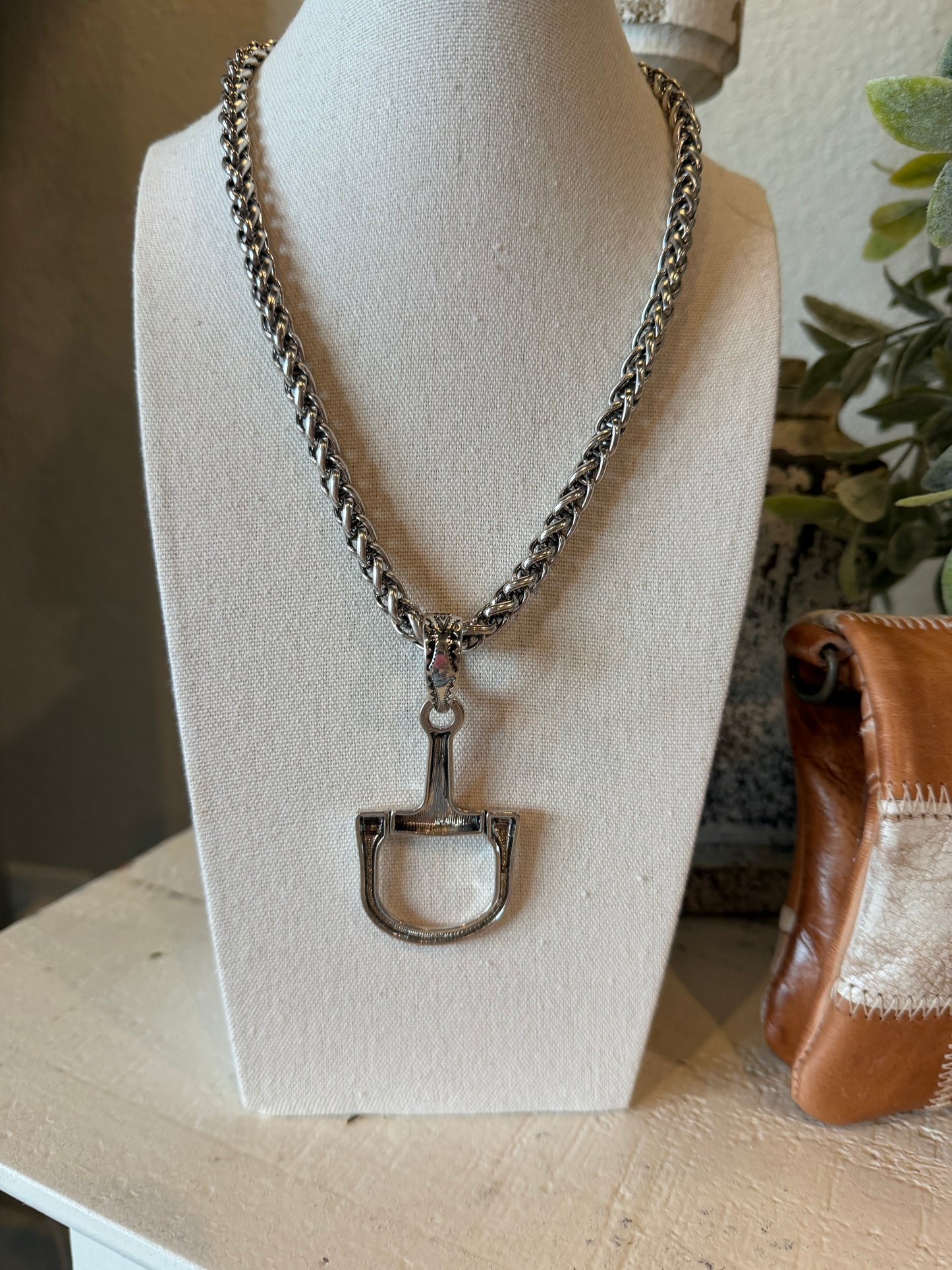 Bit Necklace CJ405